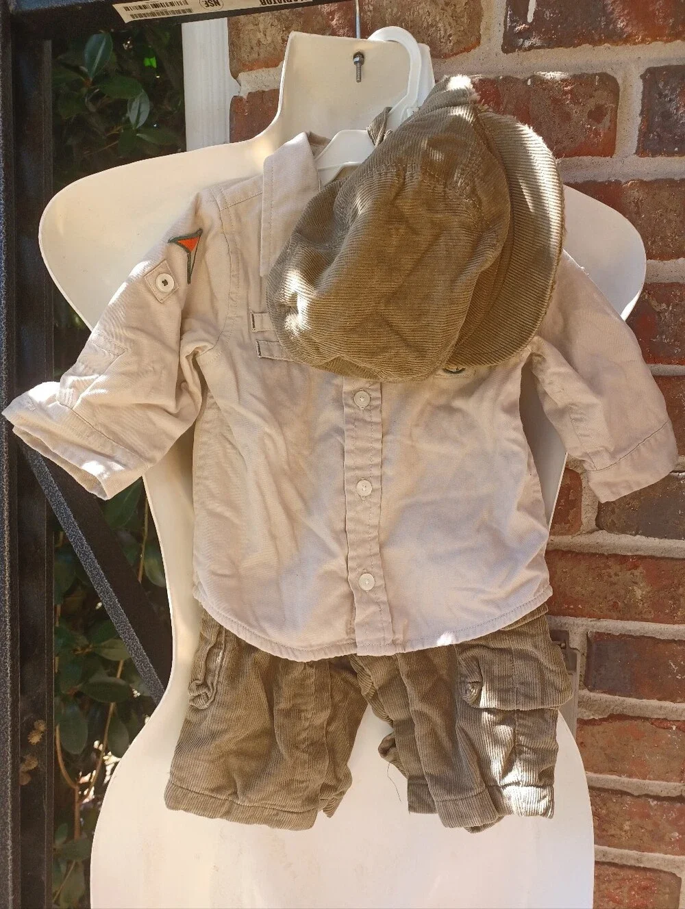 GAP Infant Button-Up Shirt - Light Beige - Picture 4 of 6